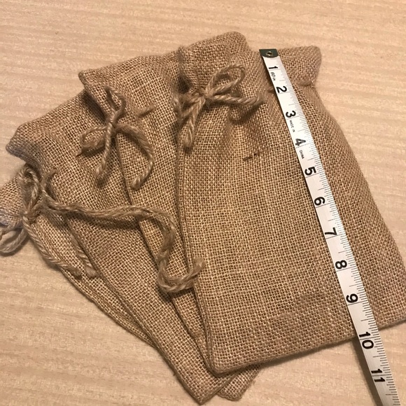 Burlap Gift Bags Draw String Set of 4 - Picture 2 of 3